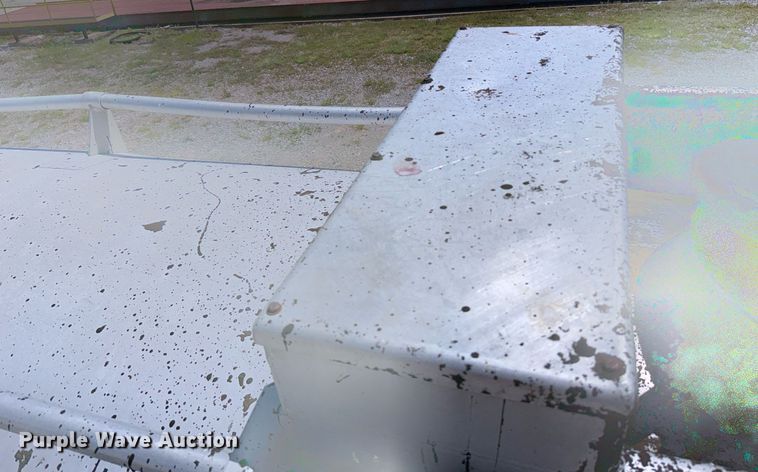 image for item DT6637 1980 Fruehauf tank trailer