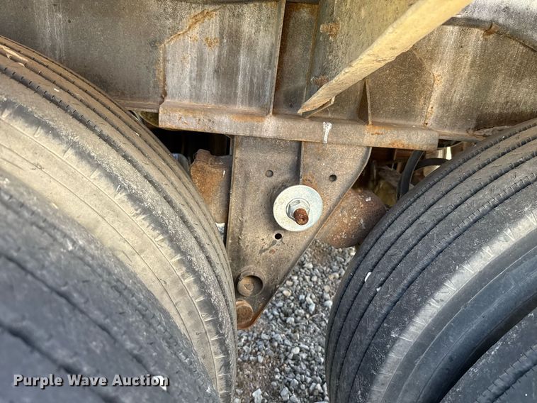 image for item DT6637 1980 Fruehauf tank trailer