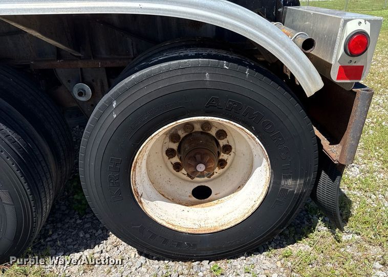 image for item DT6637 1980 Fruehauf tank trailer