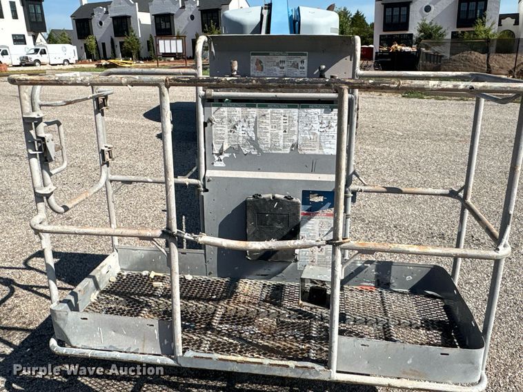 image for item DT6719 2013 Genie S-60X boom lift