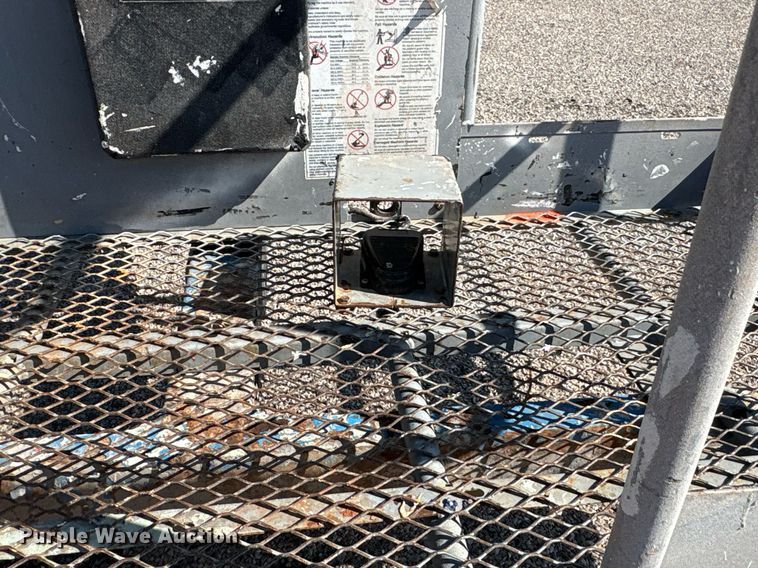 image for item DT6719 2013 Genie S-60X boom lift