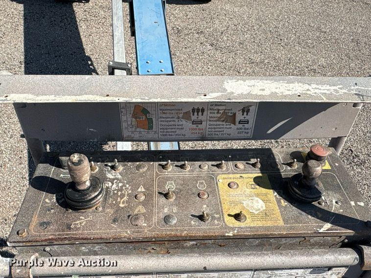 image for item DT6719 2013 Genie S-60X boom lift