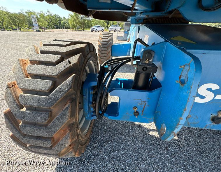 image for item DT6719 2013 Genie S-60X boom lift