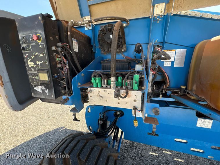 image for item DT6719 2013 Genie S-60X boom lift