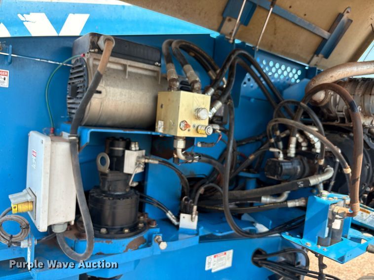 image for item DT6719 2013 Genie S-60X boom lift