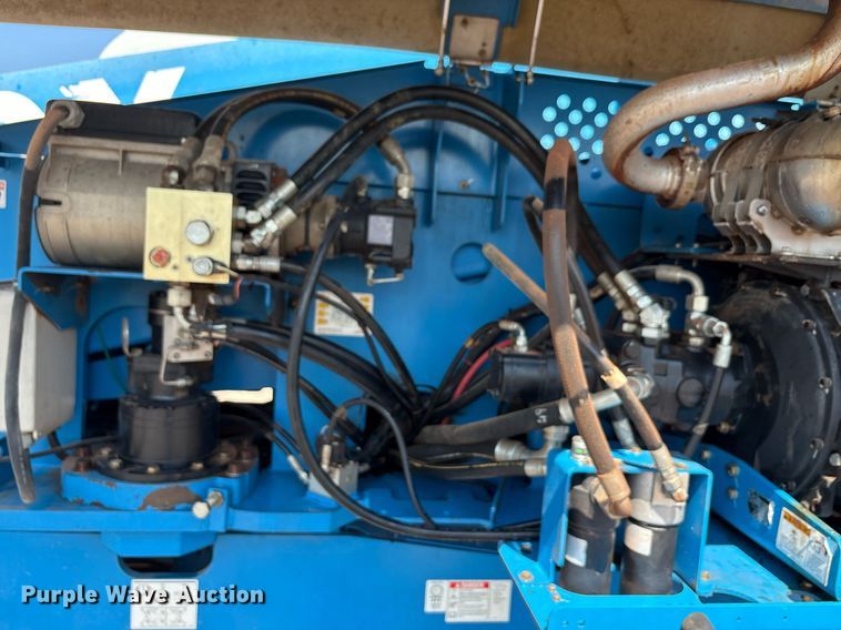 image for item DT6719 2013 Genie S-60X boom lift