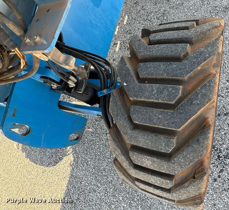 image for item DT6719 2013 Genie S-60X boom lift