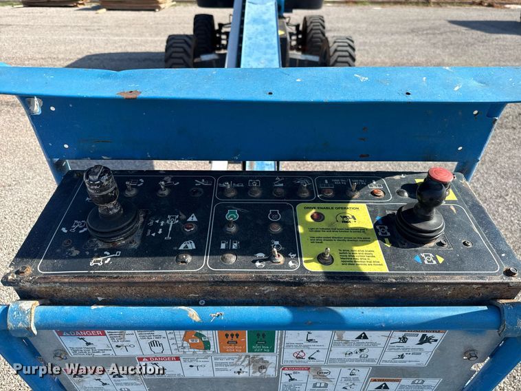 image for item DT6720 2015 Genie S-60X boom lift