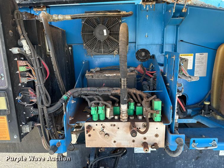 image for item DT6720 2015 Genie S-60X boom lift