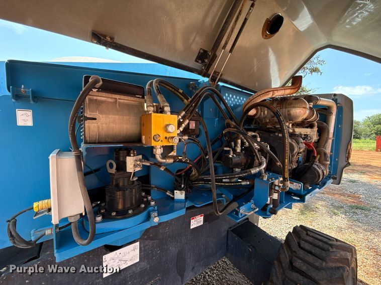 image for item DT6720 2015 Genie S-60X boom lift