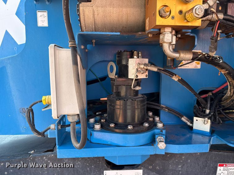 image for item DT6720 2015 Genie S-60X boom lift