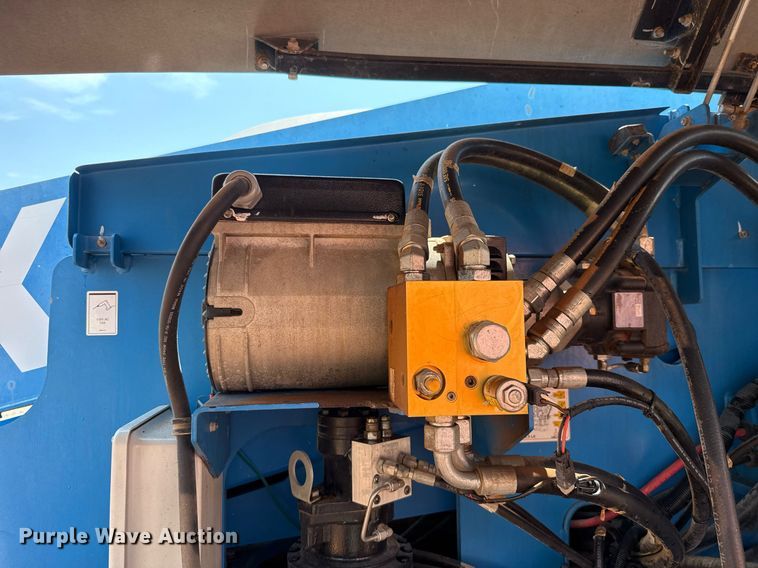 image for item DT6720 2015 Genie S-60X boom lift