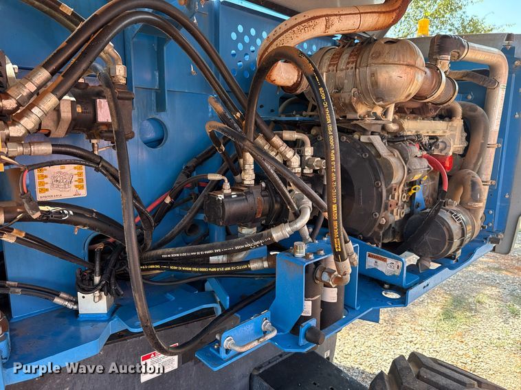 image for item DT6720 2015 Genie S-60X boom lift