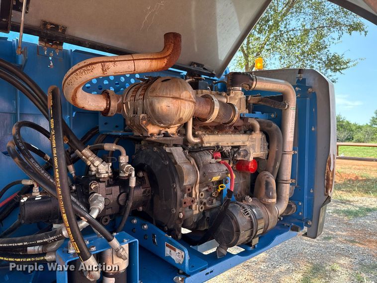 image for item DT6720 2015 Genie S-60X boom lift