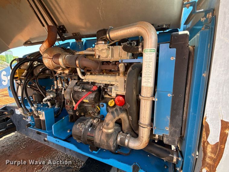 image for item DT6720 2015 Genie S-60X boom lift