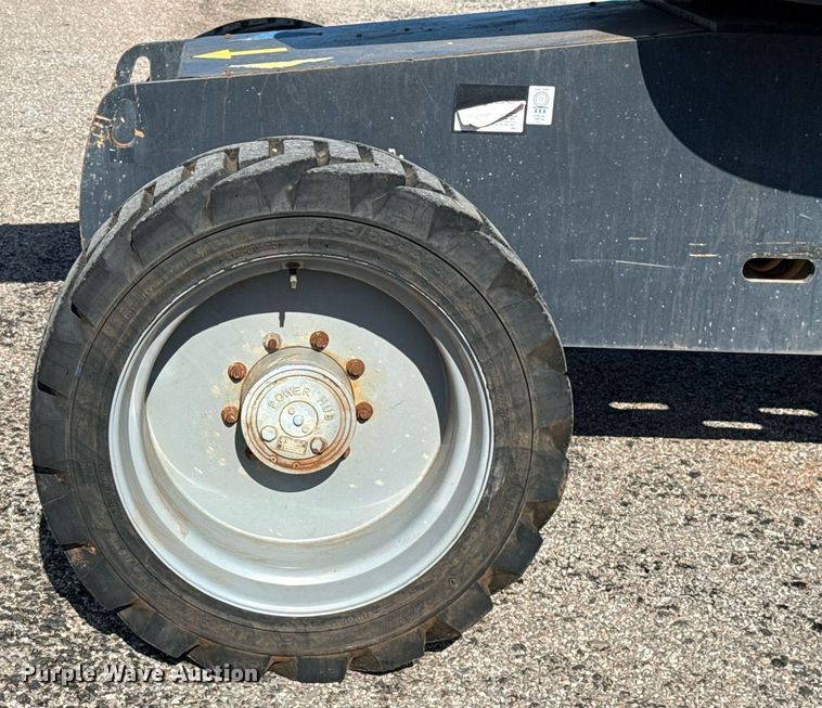 image for item DT6720 2015 Genie S-60X boom lift