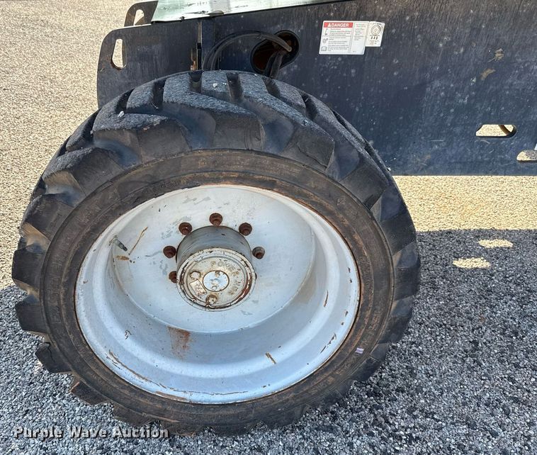 image for item DT6720 2015 Genie S-60X boom lift