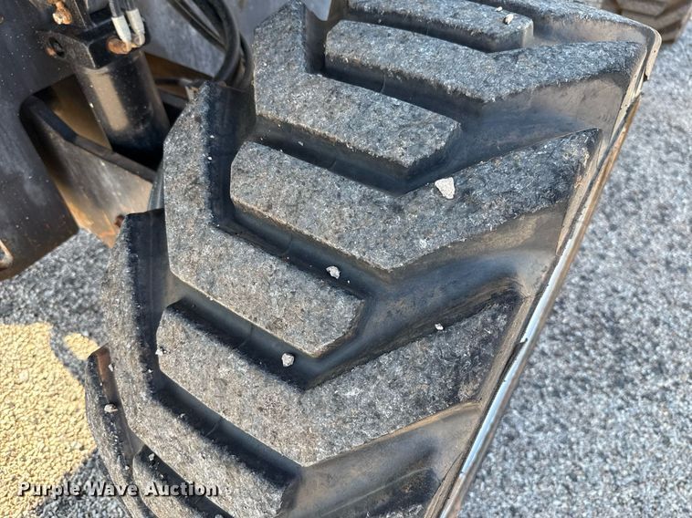 image for item DT6720 2015 Genie S-60X boom lift