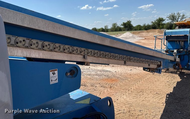 image for item DT6722 2012 Genie S-60X boom lift