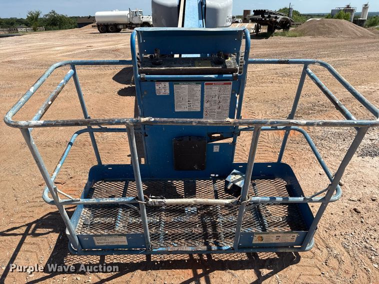 image for item DT6722 2012 Genie S-60X boom lift