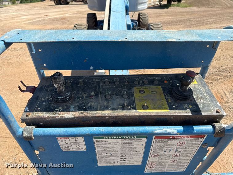 image for item DT6722 2012 Genie S-60X boom lift