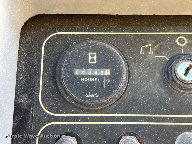 image for item DT6722 2012 Genie S-60X boom lift