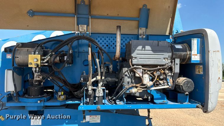 image for item DT6722 2012 Genie S-60X boom lift