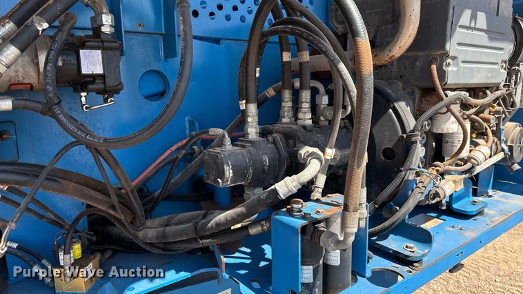 image for item DT6722 2012 Genie S-60X boom lift