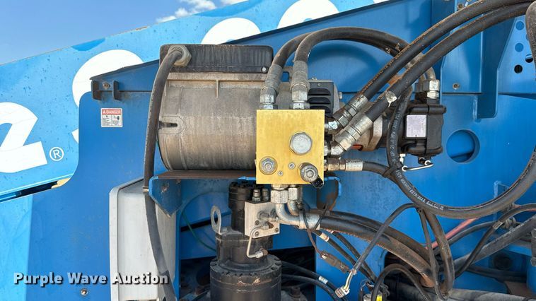 image for item DT6722 2012 Genie S-60X boom lift