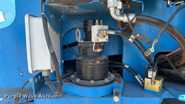 image for item DT6722 2012 Genie S-60X boom lift