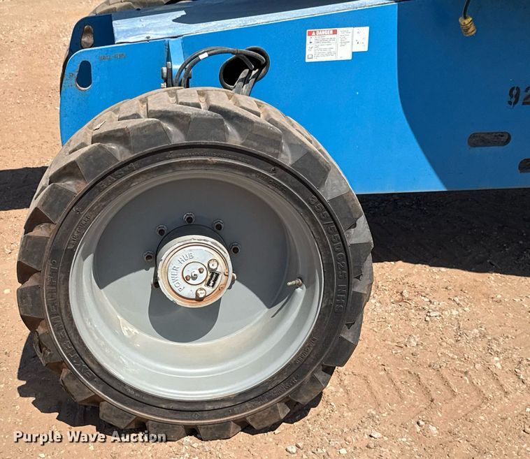 image for item DT6722 2012 Genie S-60X boom lift