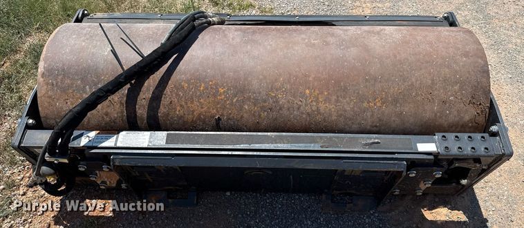 image for item DT6723 Bobcat skid steer single drum roller