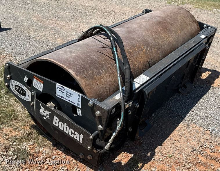 image for item DT6723 Bobcat skid steer single drum roller