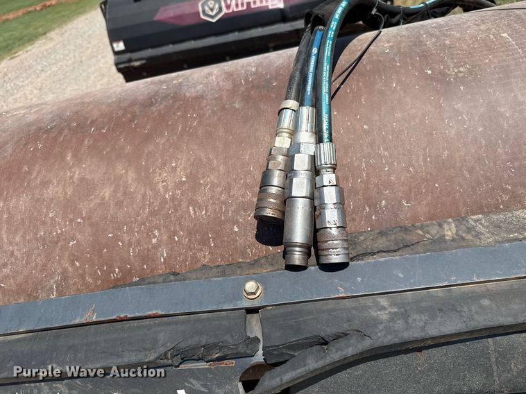 image for item DT6723 Bobcat skid steer single drum roller