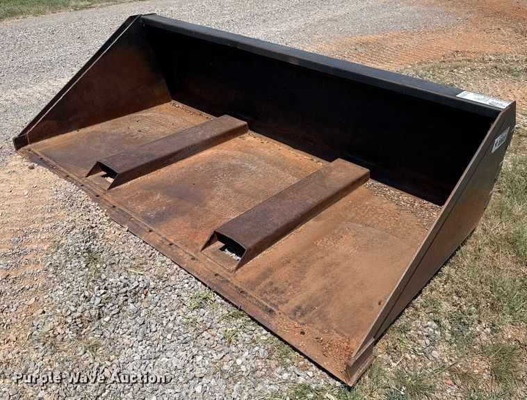 image for item DT6725 2021 Star Industries 1408B telehandler bucket