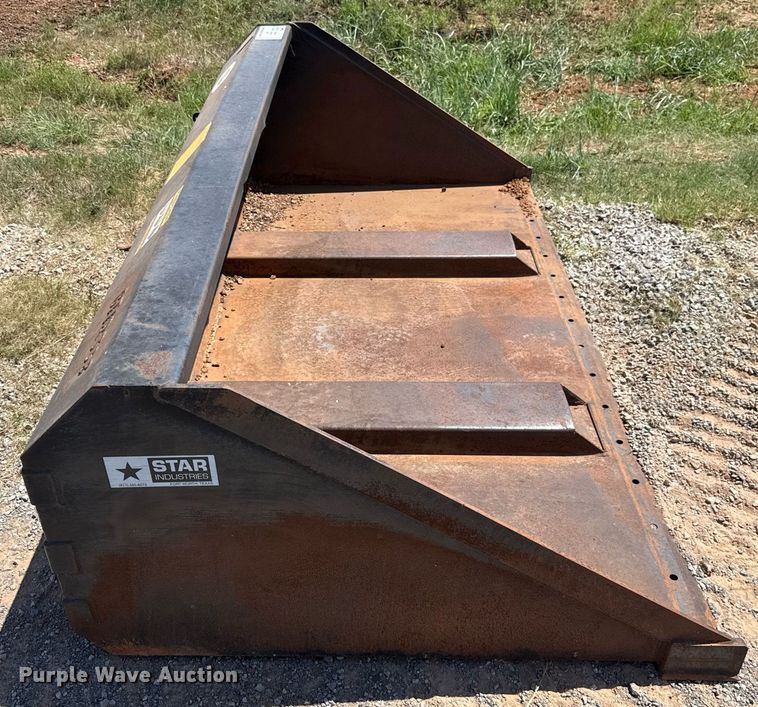 image for item DT6725 2021 Star Industries 1408B telehandler bucket