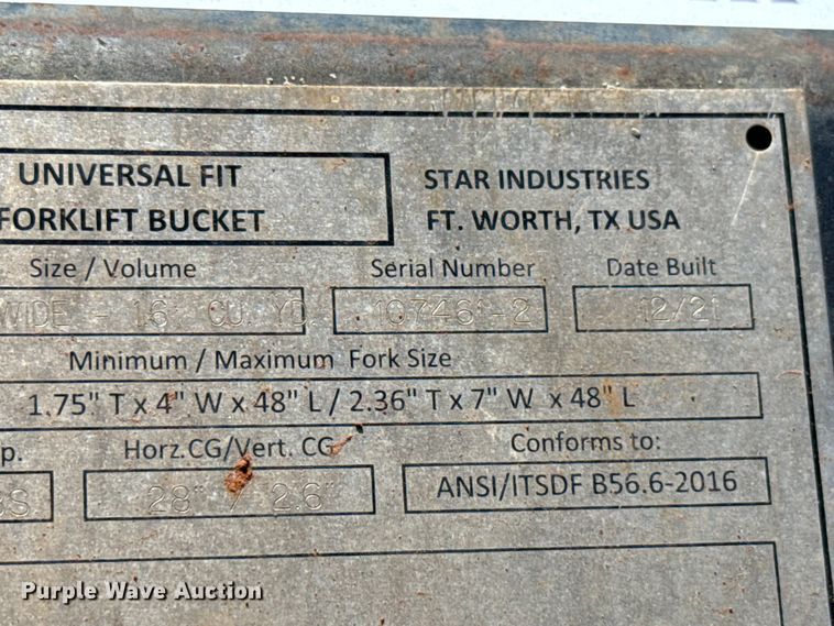 image for item DT6725 2021 Star Industries 1408B telehandler bucket