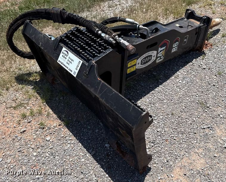 image for item DT6726 Caterpillar B6 skid steer breaker