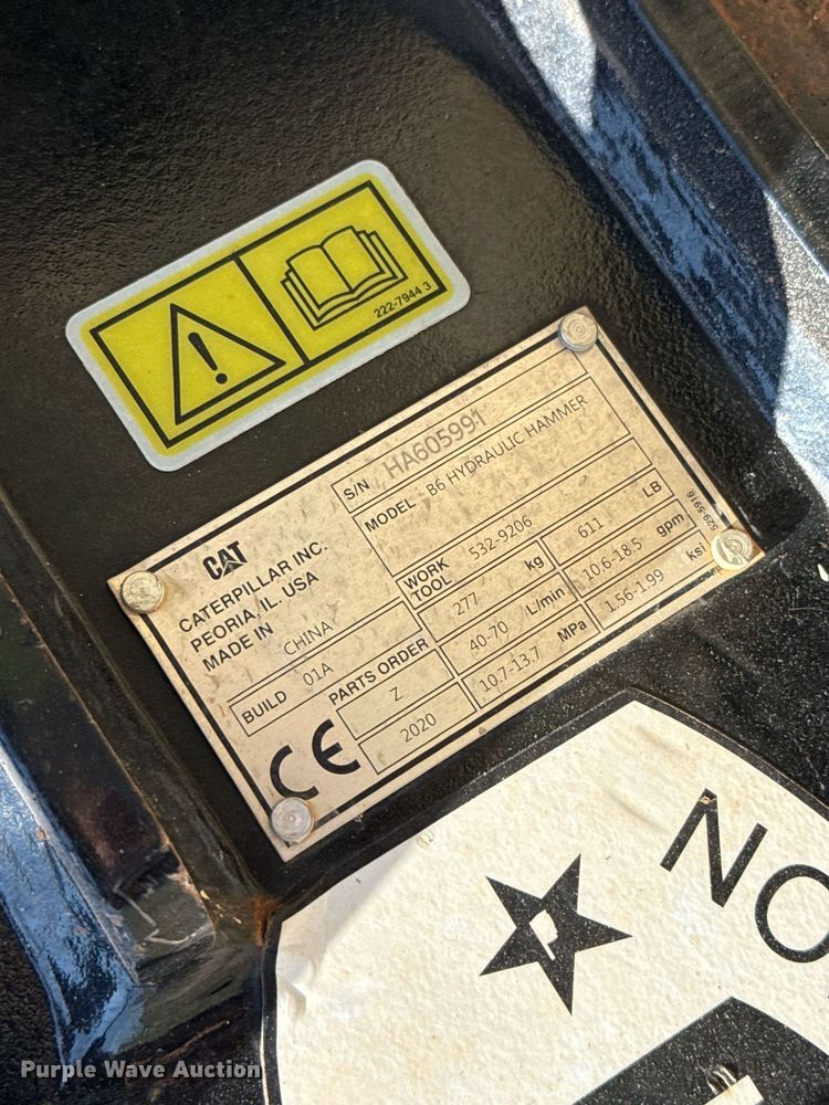 image for item DT6726 Caterpillar B6 skid steer breaker