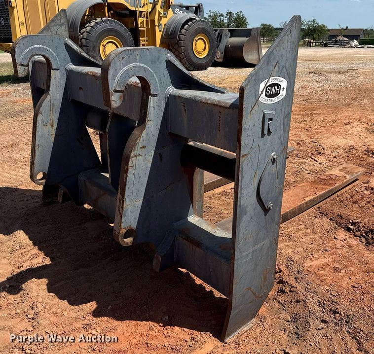 image for item DT6731 Rockland CFHD-844J wheel loader forks