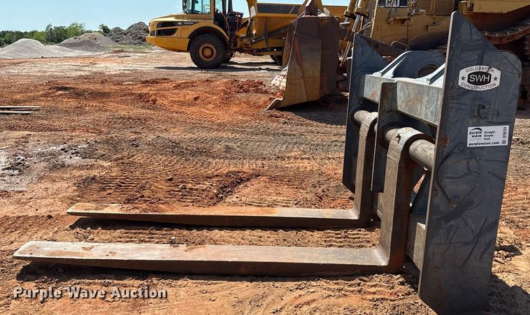 image for item DT6731 Rockland CFHD-844J wheel loader forks