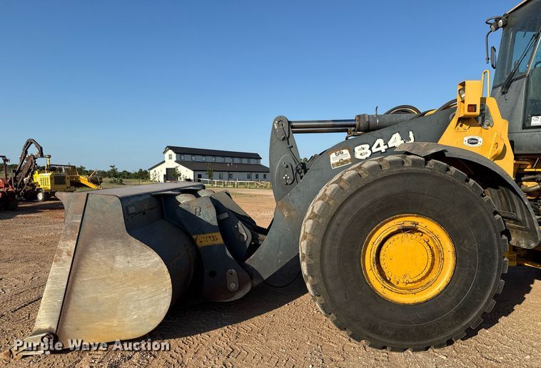 image for item DT6732 2007 John Deere 844J wheel loader