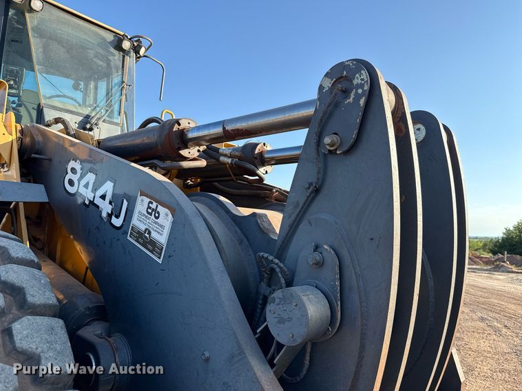 image for item DT6732 2007 John Deere 844J wheel loader