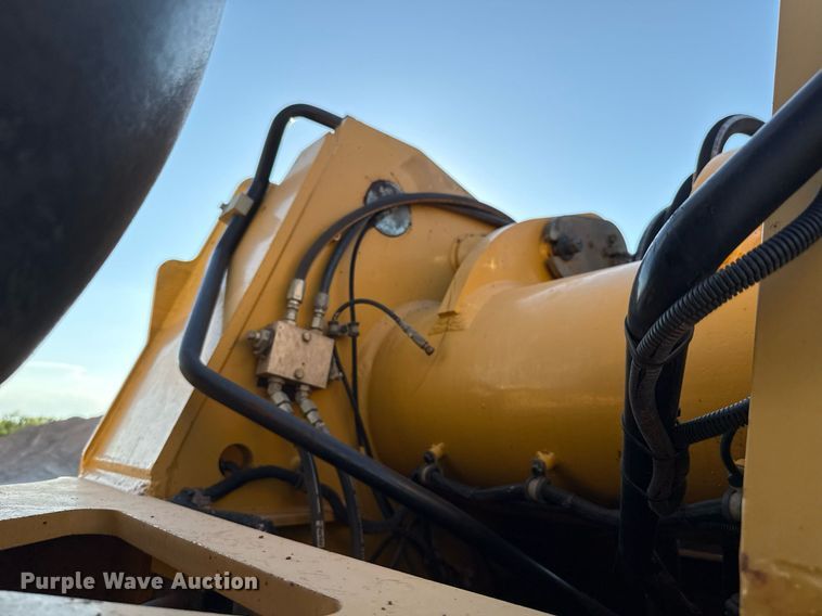 image for item DT6732 2007 John Deere 844J wheel loader