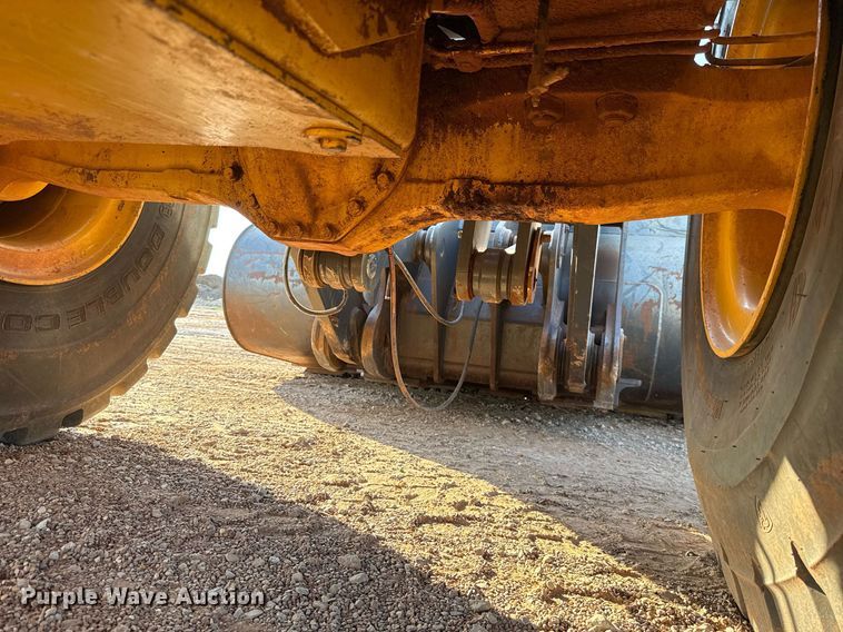 image for item DT6732 2007 John Deere 844J wheel loader