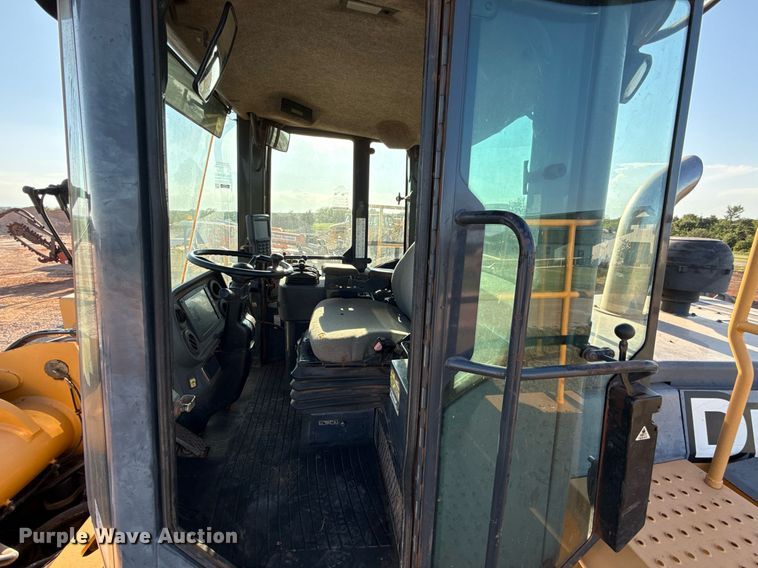 image for item DT6732 2007 John Deere 844J wheel loader