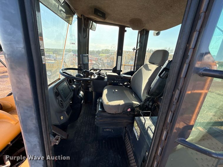 image for item DT6732 2007 John Deere 844J wheel loader