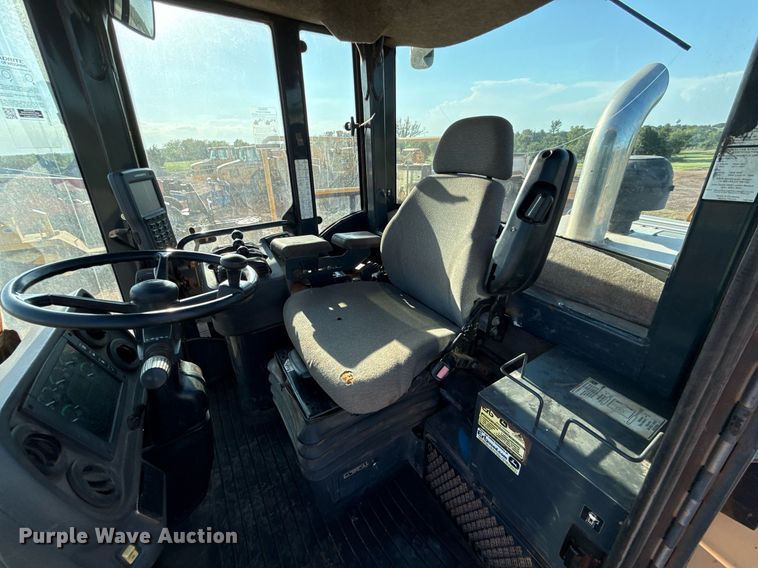 image for item DT6732 2007 John Deere 844J wheel loader