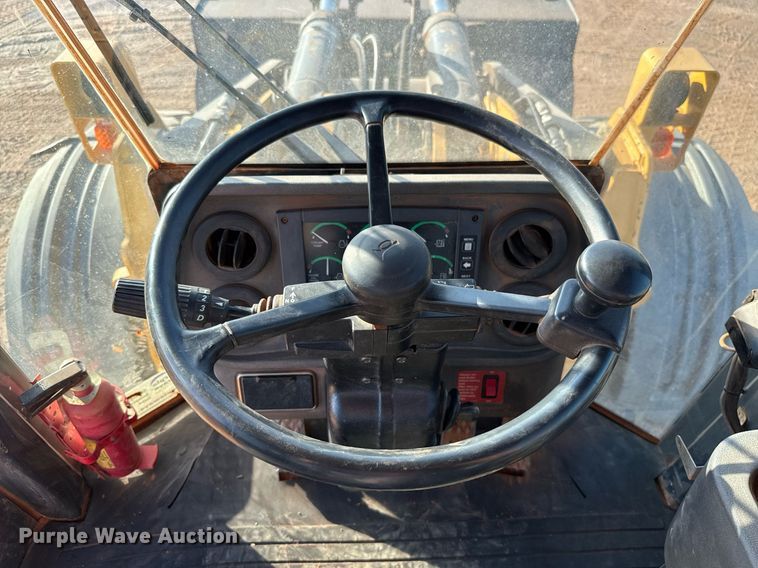 image for item DT6732 2007 John Deere 844J wheel loader