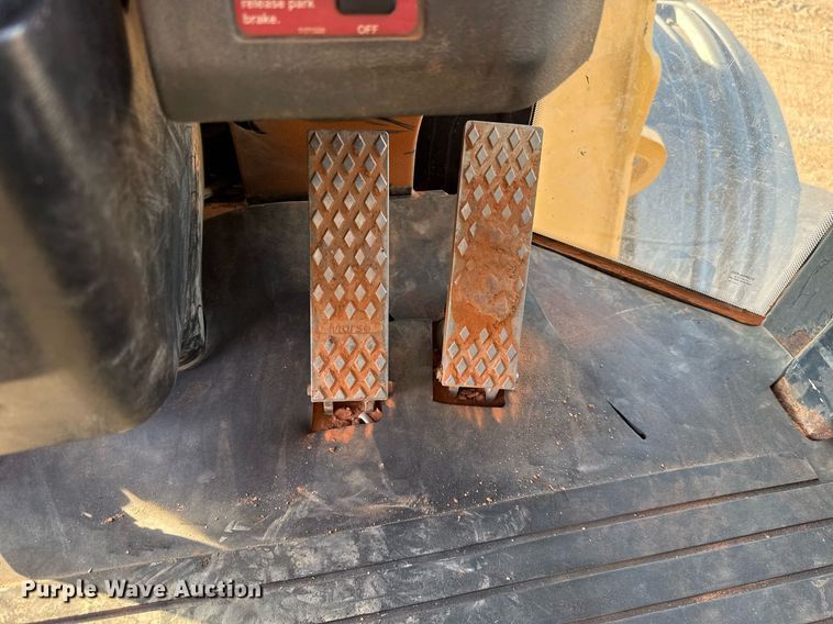 image for item DT6732 2007 John Deere 844J wheel loader